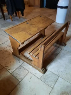 Pupitre d'écolier en bois deux places