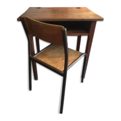 Pupitre d'écolier et sa chaise