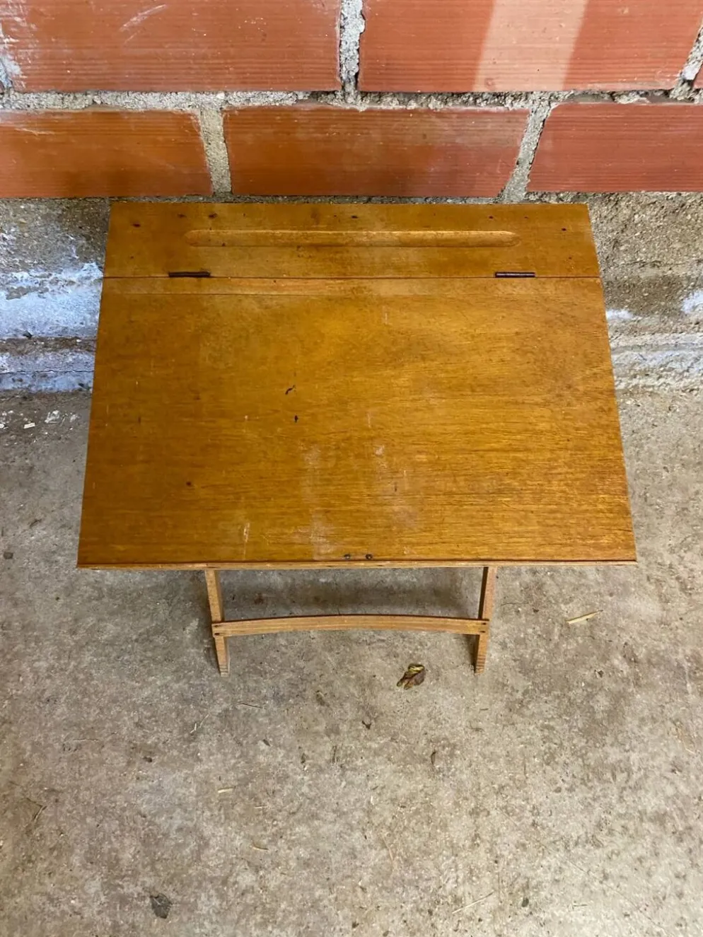 Pupitre pliant ancien enfant en bois avec case années 50 vintage