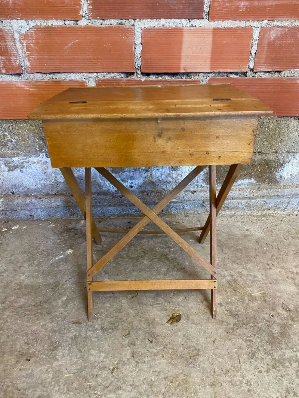 Pupitre pliant ancien enfant en bois avec case années 50 vintage