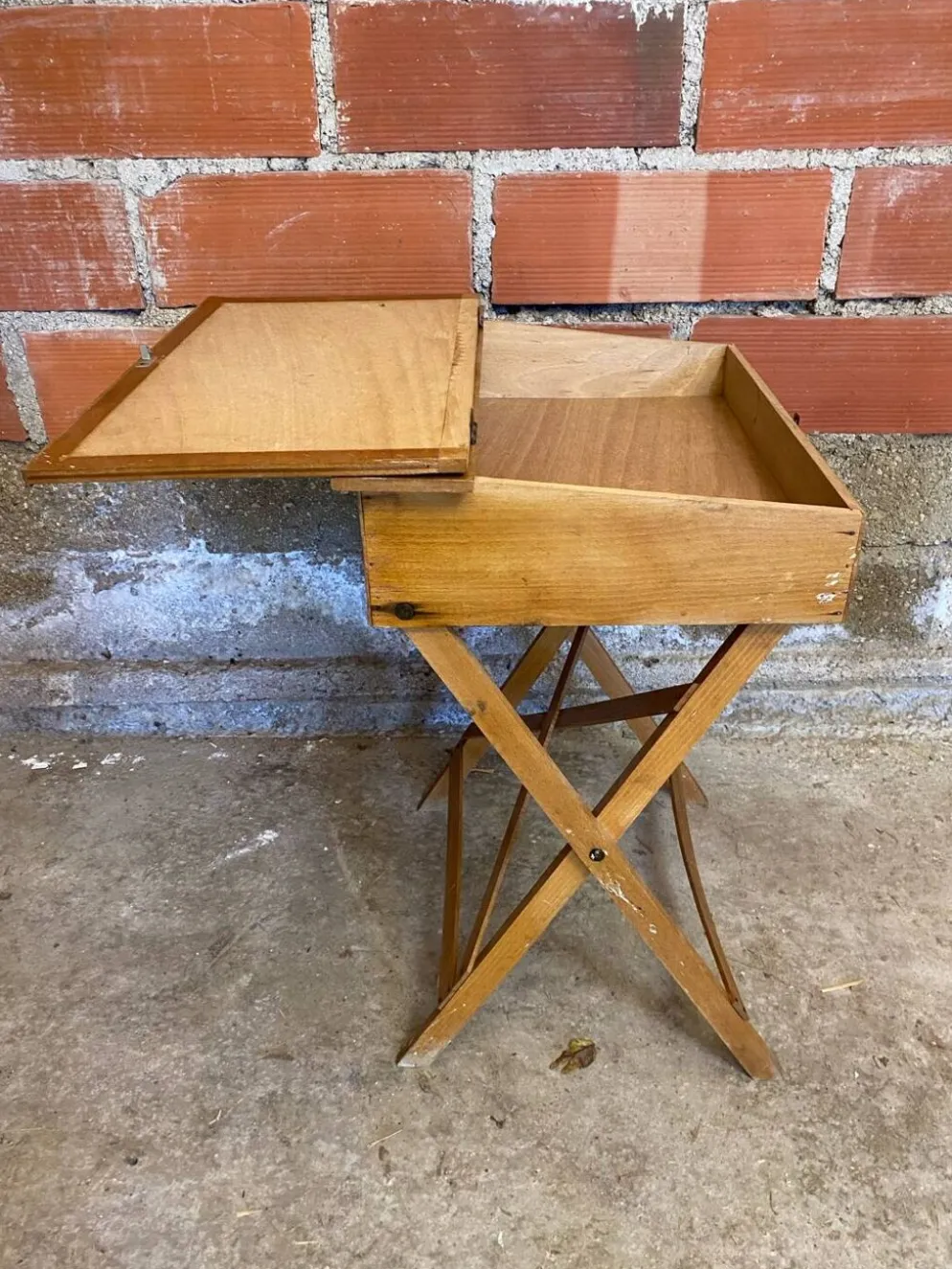 Pupitre pliant ancien enfant en bois avec case années 50 vintage
