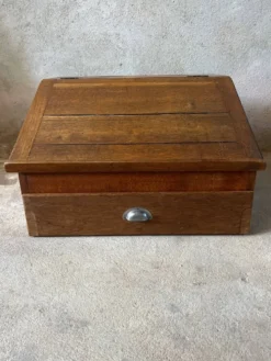 Pupitre à poser d’écolier ancien en chêne