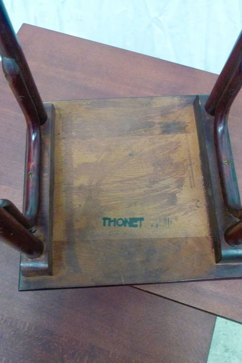 Quatre tables gigogne thonet