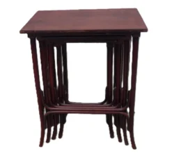 Quatre tables gigogne thonet