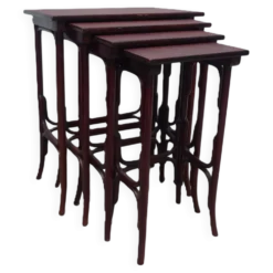 Quatre tables gigogne thonet