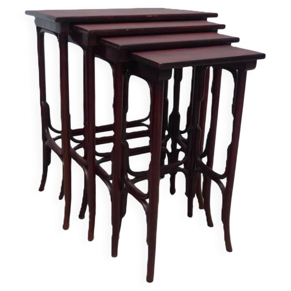 Quatre tables gigogne thonet