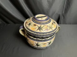 Quimper Keraluc, marmite ou soupièreen faïence polychrome vintage vers 1960