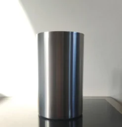 Rafraîchisseur à vin isotherme en inox brossé – Design épuré vintage