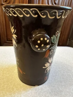 Rafraîchissoir à vin blanc ancien en céramique vernissée – décor flora