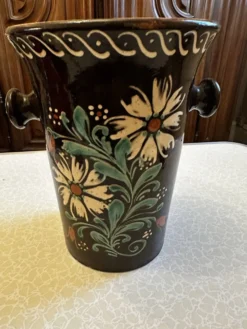 Rafraîchissoir à vin blanc ancien en céramique vernissée – décor flora