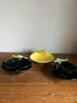 3 ramequins