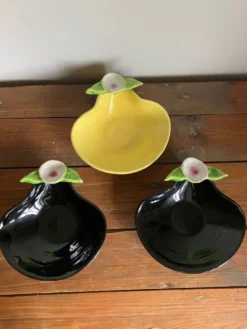 3 ramequins