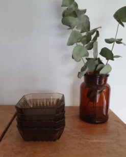 4 ramequins en verre ambré
