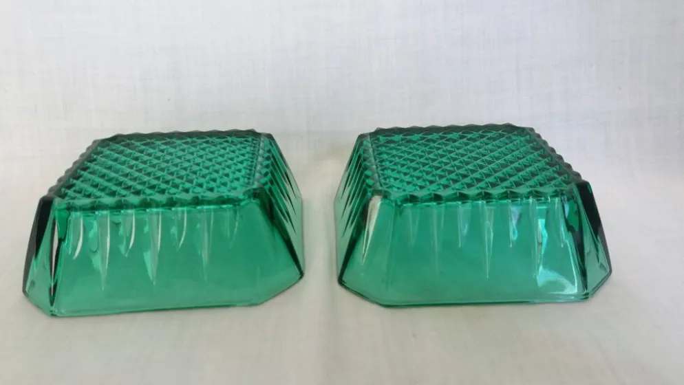 Ramequins en verre vert émeraude Arcoroc, verrerie cristallerie d’Arques