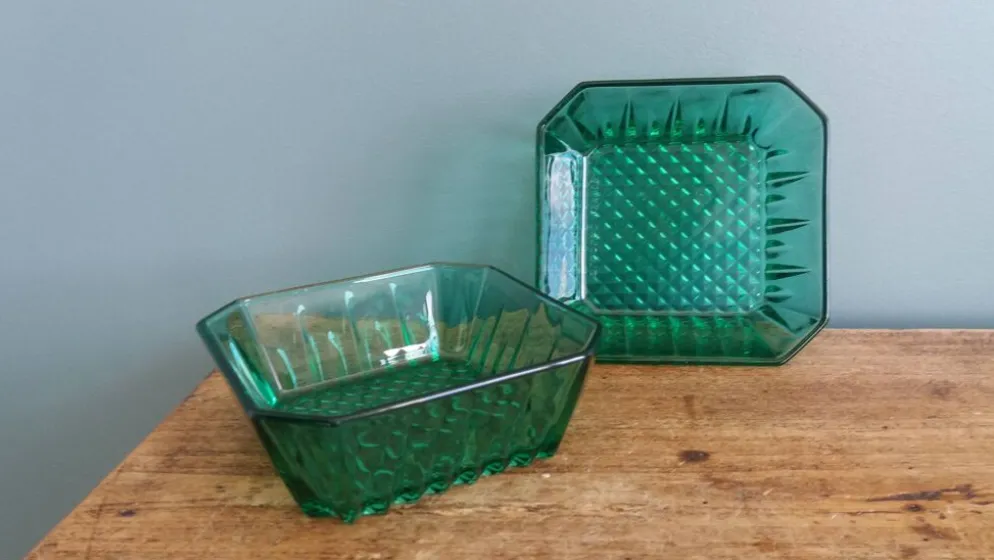Ramequins en verre vert émeraude Arcoroc, verrerie cristallerie d’Arques