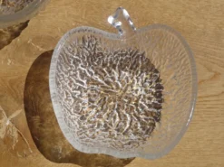 Ramequins et saladier en forme de pomme