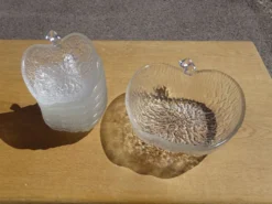 Ramequins et saladier en forme de pomme