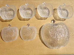 Ramequins et saladier en forme de pomme