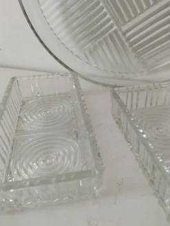 3 ramequins, vide poche en verre pressé