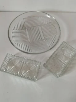 3 ramequins, vide poche en verre pressé