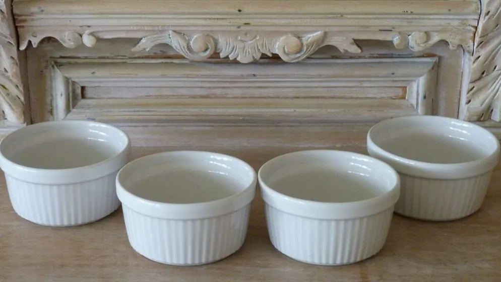 4 ramequins vintage en céramique blanche