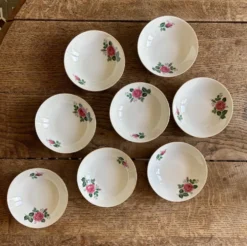 8 ramequins vintage en porcelaine