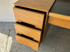 Rare coiffeuse ou bureau du milieu du siècle par John & Sylvia Reid pour Stag 1950