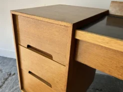Rare coiffeuse ou bureau du milieu du siècle par John & Sylvia Reid pour Stag 1950