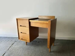 Rare coiffeuse ou bureau du milieu du siècle par John & Sylvia Reid pour Stag 1950