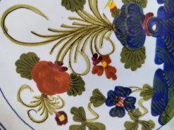Rare duo d’assiettes italiennes en faïence – CACF Faenza