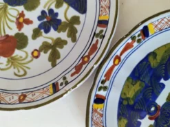 Rare duo d’assiettes italiennes en faïence – CACF Faenza