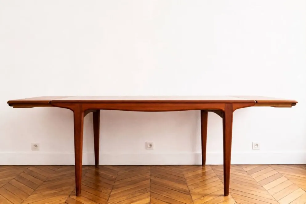 Rare - Grande table de salle à manger scandinave en teck par Johannes