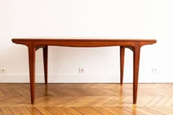 Rare - Grande table de salle à manger scandinave en teck par Johannes