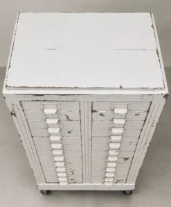Rare meuble de métier de passementerie 26 tiroirs – patine d’origine
