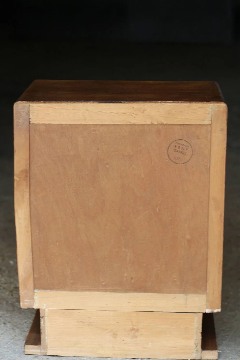 Rare : petite table d'appoint ou de chevêt RENE GABRIEL (années 50).