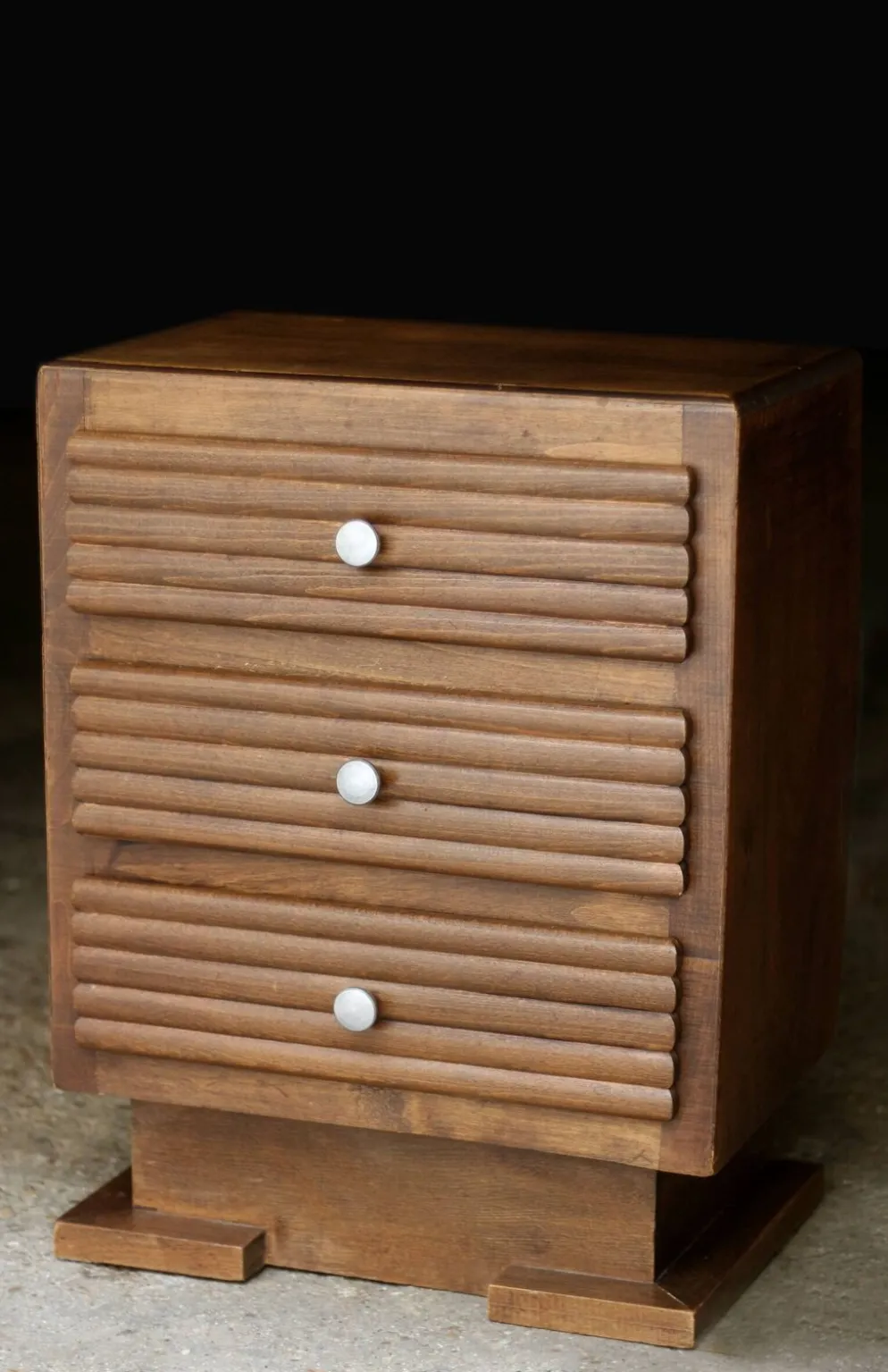 Rare : petite table d'appoint ou de chevêt RENE GABRIEL (années 50).