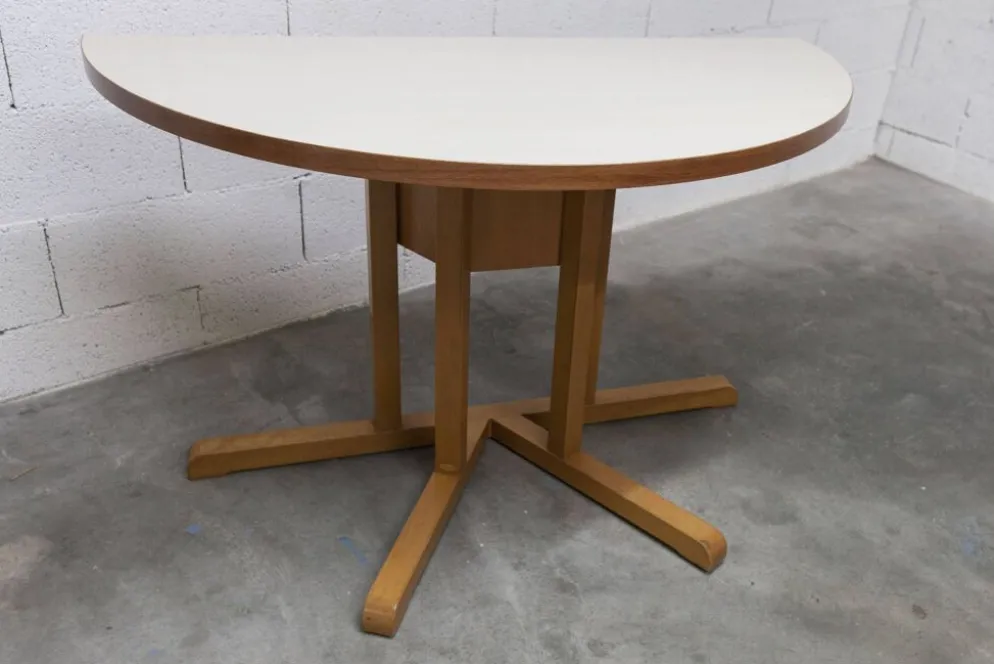 Rare set de 6 tables Baumann 1990, 80x120 et demi lune 120cm