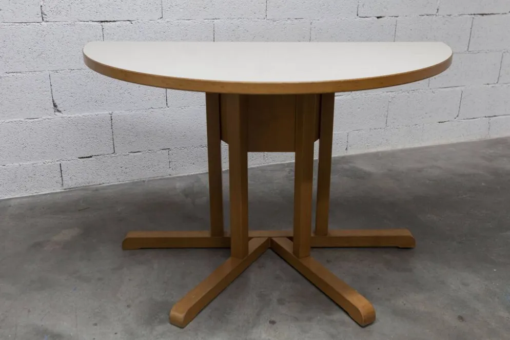 Rare set de 6 tables Baumann 1990, 80x120 et demi lune 120cm