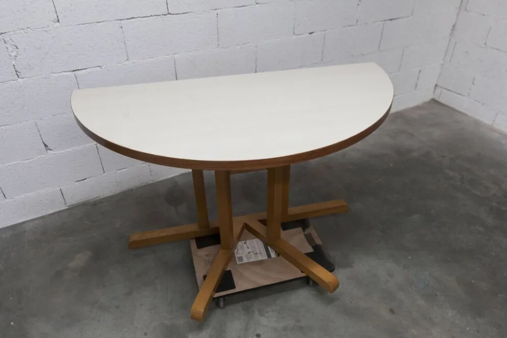 Rare set de 6 tables Baumann 1990, 80x120 et demi lune 120cm