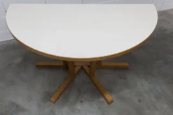 Rare set de 6 tables Baumann 1990, 80x120 et demi lune 120cm