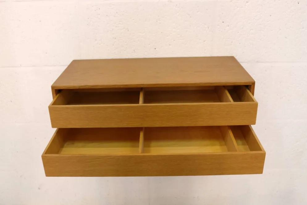 Rare table de nuit flottante en bois de chêne avec tiroirs - Danemark 70