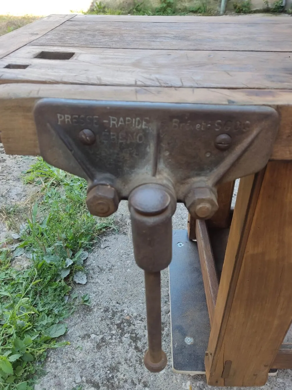 Rare établi