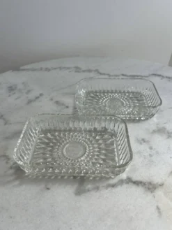 Ravier ancien Duralex — Verre moulé transparent, motif soleil