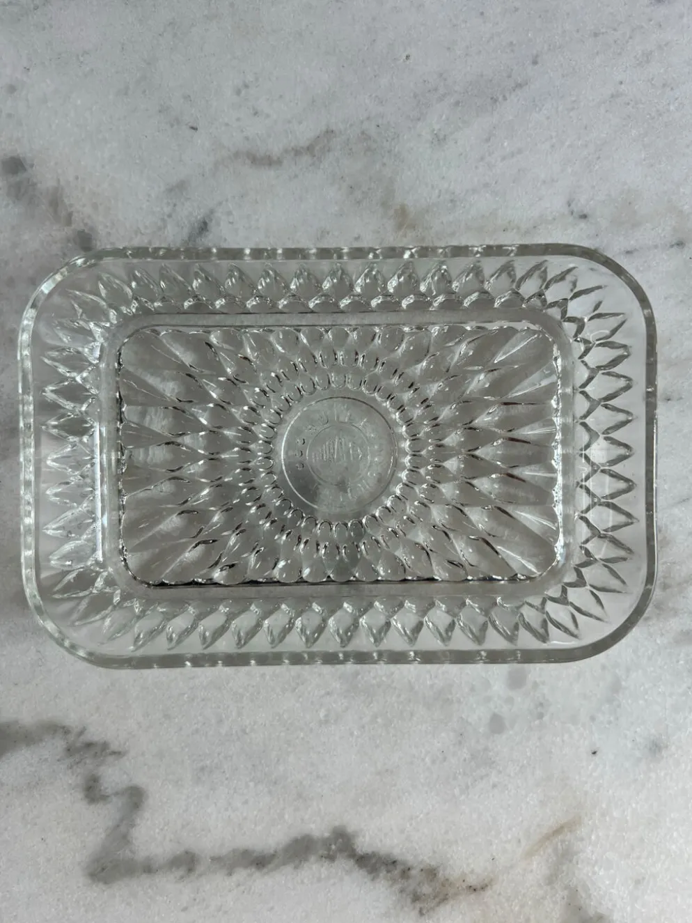 Ravier ancien Duralex — Verre moulé transparent, motif soleil