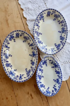 Ravier ancien porcelaine de Dresde bleu blanc – Plat à hors-d'œuvre baroque