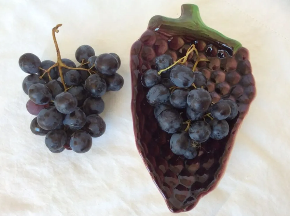 Ravier en forme de grappe de raisin poterie de St clément
