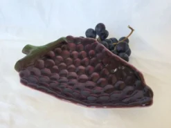 Ravier en forme de grappe de raisin poterie de St clément