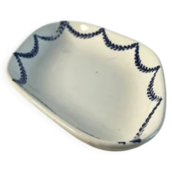 Ravier en terre de fer décor bleues 24cm
