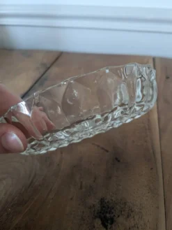 Ravier en verre ciselé