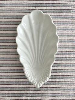 Ravier ramequin coquillage en porcelaine ancienne